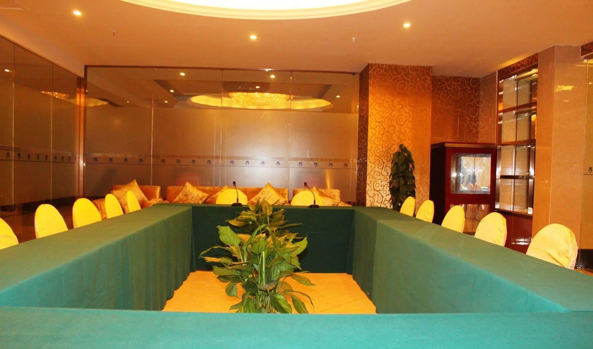 New Beacon Runfeng International Hotel ווהאן מראה חיצוני תמונה
