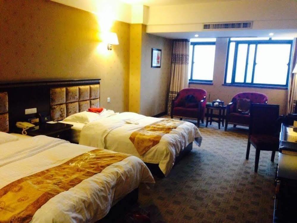 New Beacon Runfeng International Hotel ווהאן מראה חיצוני תמונה
