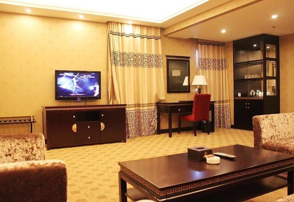 New Beacon Runfeng International Hotel ווהאן מראה חיצוני תמונה