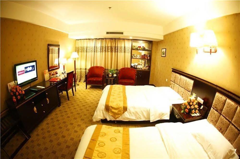 New Beacon Runfeng International Hotel ווהאן מראה חיצוני תמונה